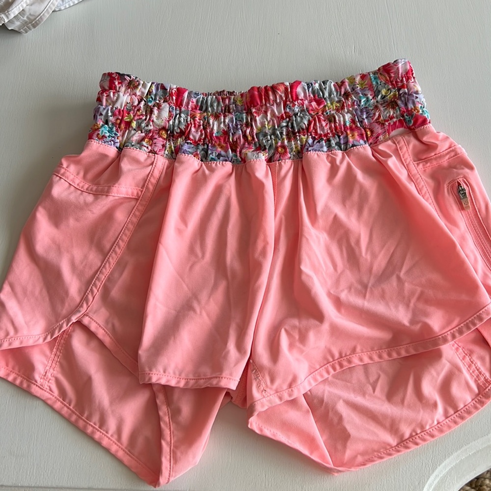 LULULEMON SHORTS 6!